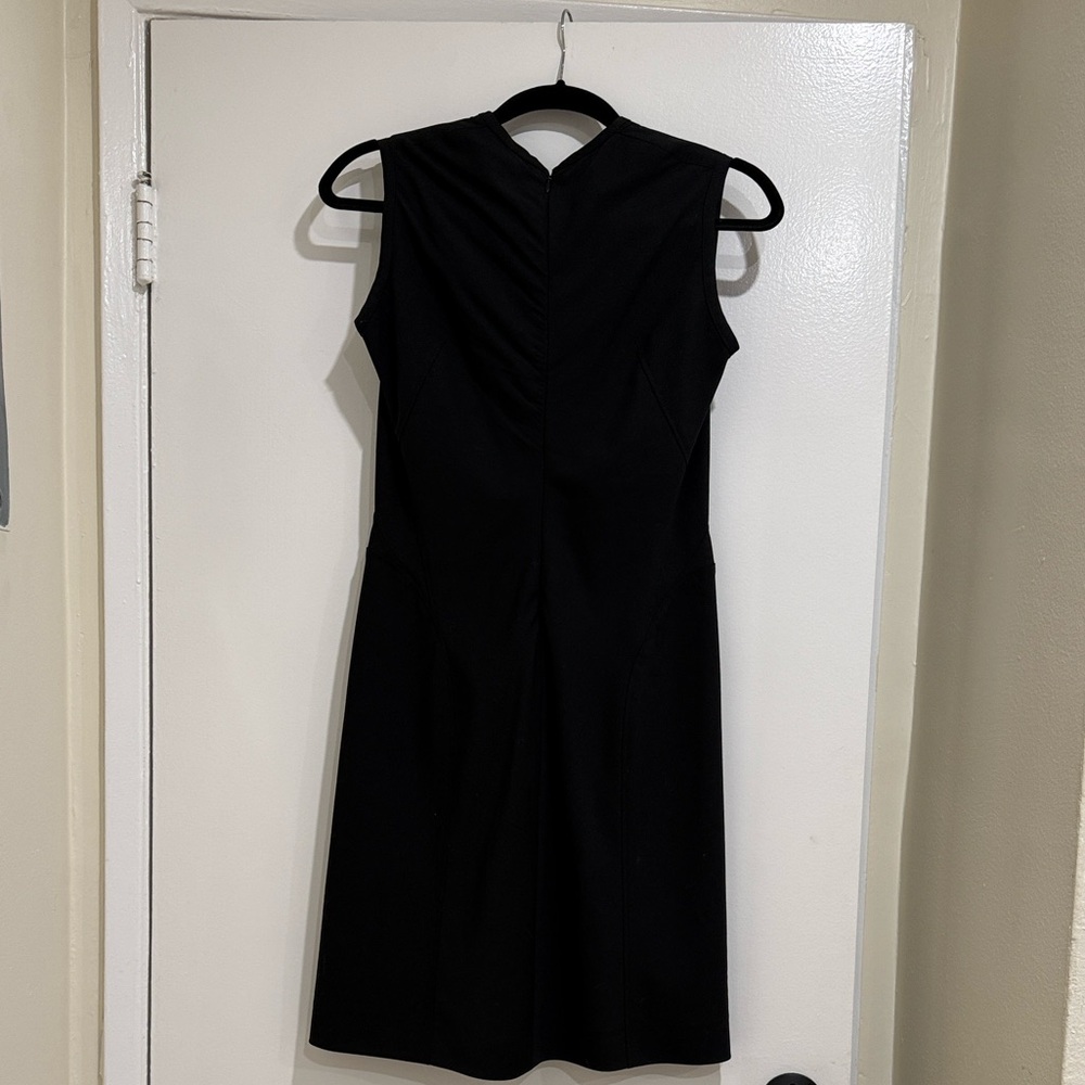 Burberry Elegant Black Sleeveless Mini Dress - Picture 4 of 4